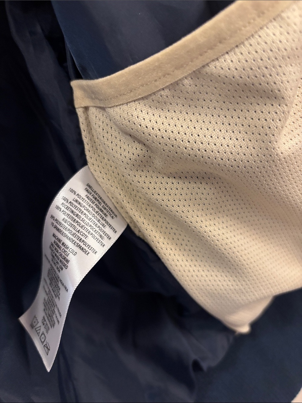 BASS Cream Sherpa Vest with Navy Trim - size small - Picture 7 of 7